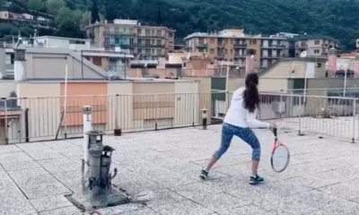 Το μεγαλύτερο viral της καραντίνας: Κορίτσια παίζουν τένις από διαφορετικές ταράτσες
